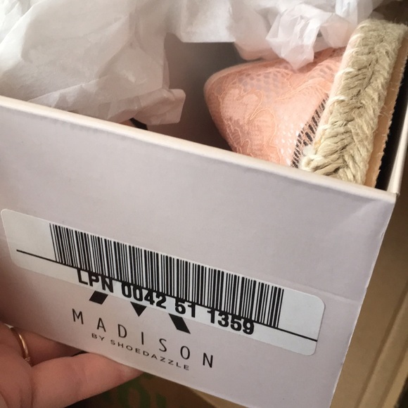 NIB Madison by ShoeDazzle Ballet Pink Espadrilles - Picture 5 of 5